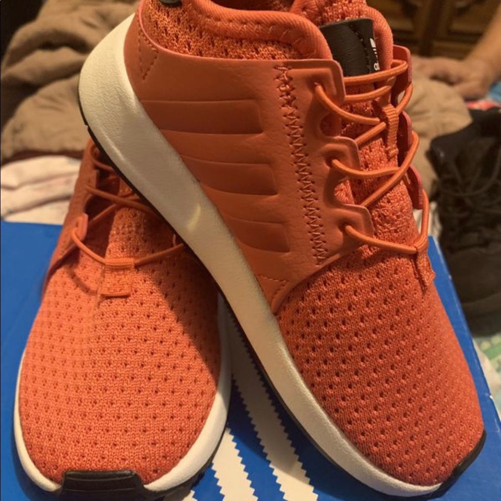Lil girl athletic shoe